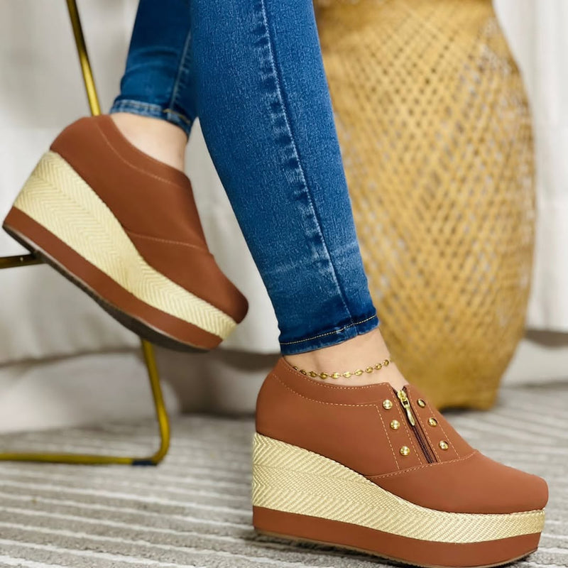 gid://shopify/MediaImage/24532731199582
